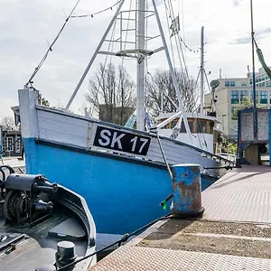 Asile Flottant Amsterdam