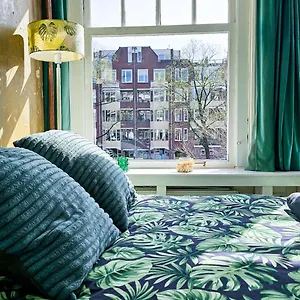  Holiday home Large En-suite In Historic Canalhouse From 1729